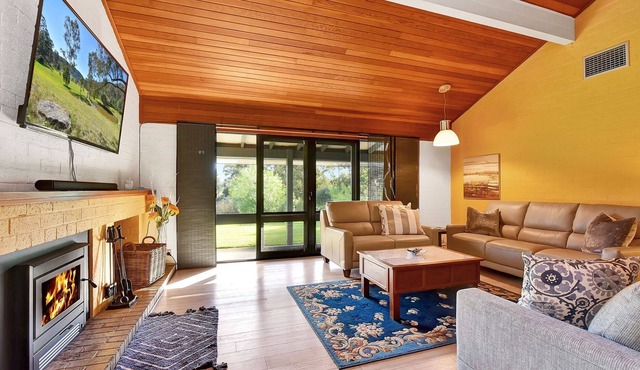 Just Listed Lovedale Country Views