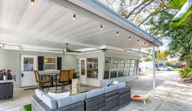 Just Minutes to the World's Best Beaches! Beautifully Furnished ~ Gas Grill ~ Family Coastal Escape