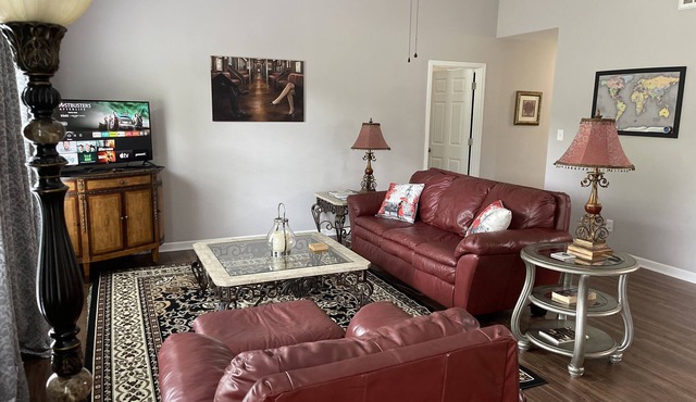 Just off Main near Taylors Mill - CLEAN & COMFY