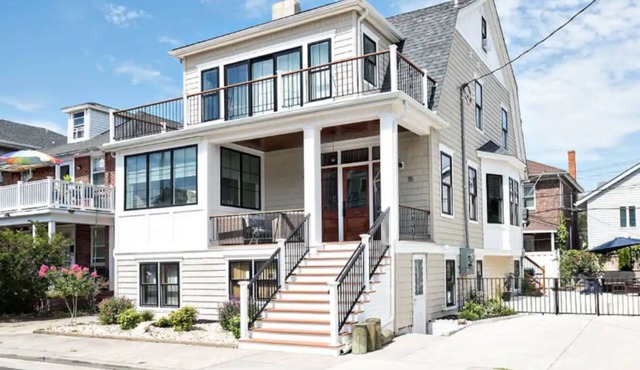 Just redone, 1 1/2 block from Ventnor beach