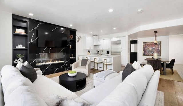 JUST REMODELED Beaver Creek mountain lux! Heart of Arrowhead steps to ski lift.