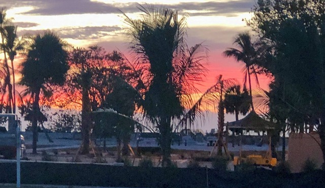 Just renovated 1-1/2 condo directly across from Naples best beach!