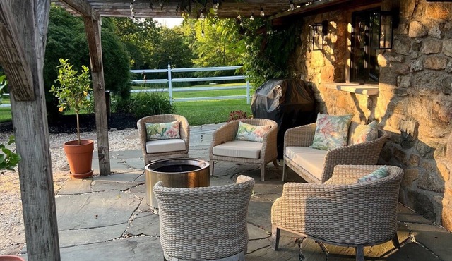 Just Renovated 1 Bedroom Cottage on Bernardsville Mountain