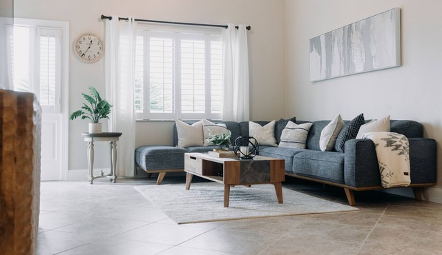 Just renovated! Best condo in Jupiter, Walk to the beach!