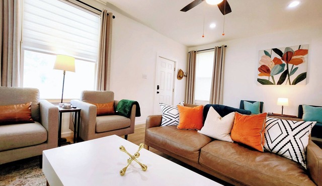 Just Renovated. Private Yard. Minutes to Park, Hospitals, Restaurants