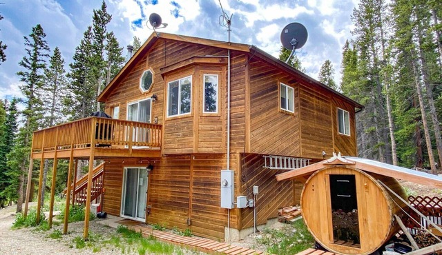 Just Renovated! Sauna, Family Friendly w/Game Room and Great Views - Gold Trail Retreat