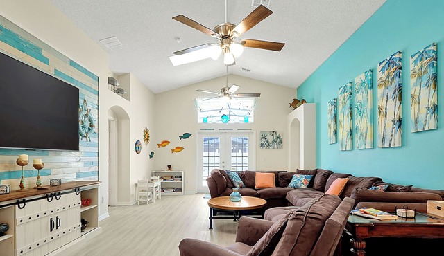 JUST RENOVATED!✦Spacious✦Clean✦Private True South Pool/Spa✦5 Miles to Disney