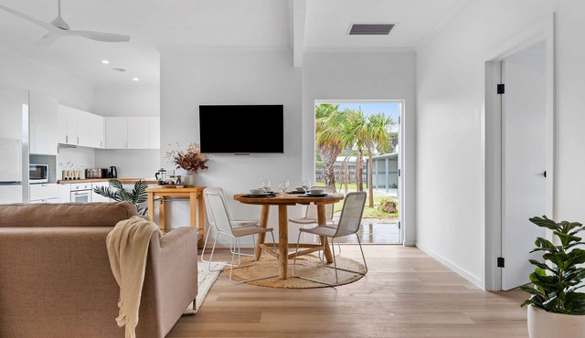 Just saunter across the road to the Beach (sleeps 8)