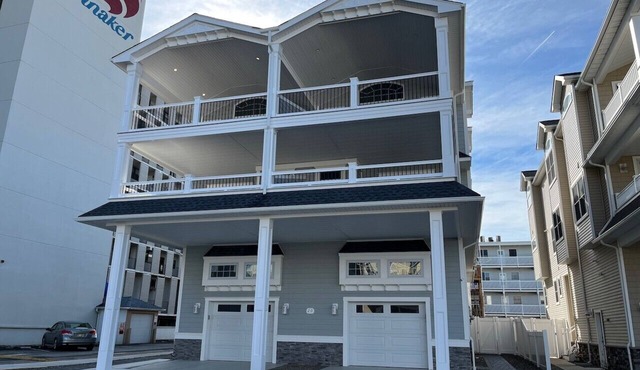 JUST STEPS AWAY FROM THE BEACH AND PROMENADE.