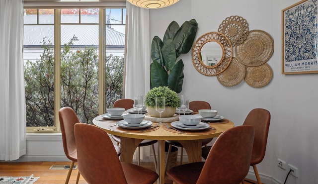 Just steps away to the very heart of Healesville! Location Location Location!