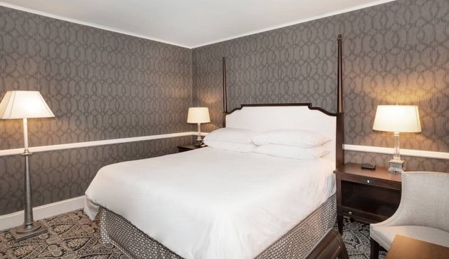 Just Steps from Waterfront | Robert Johnson King | 0.3mi to US Naval Academy
