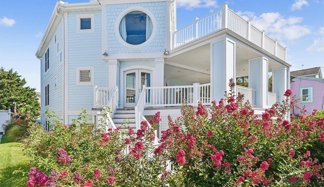 Just steps to gentle dunes and the white sand beaches of Fenwick Island!