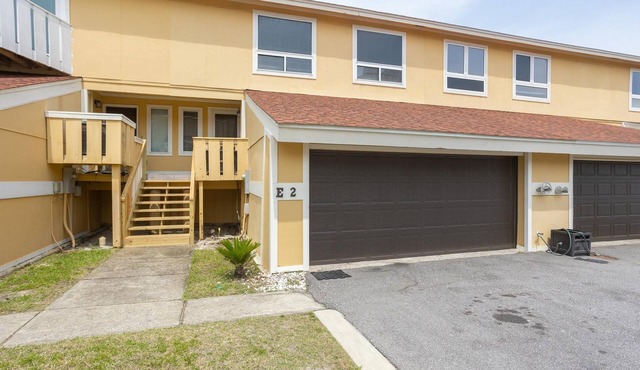 Just steps to the gulf and the complex pool is just out the back door!