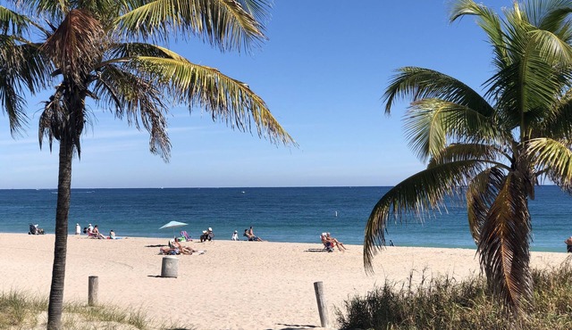 Just Steps to the Beach! Kick Off Your Shoes, Relax, You're at Beach Bungalow