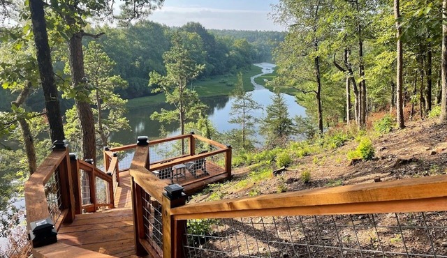 Just The Two of Us River Front Luxury Cabin -Private/Romantic/Hot Tub/Kayak/Fish