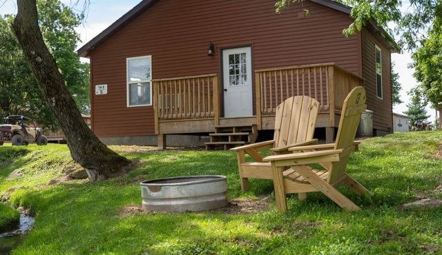 Just Us - One Bedroom Luxury Cabin with Full Kitchen