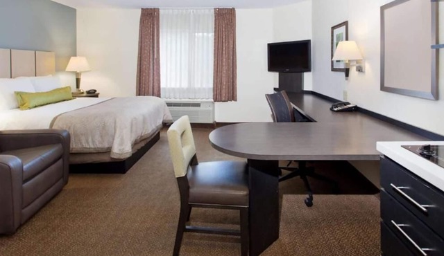 Just What You Were Looking For! Enjoy 2 Spacious units. Near Billy Bob's Texas