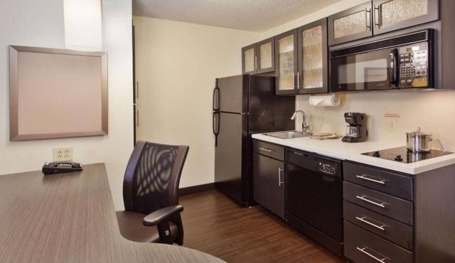 Just What You Were Looking For! 3 Spacious units to enjoy with Kitchen!