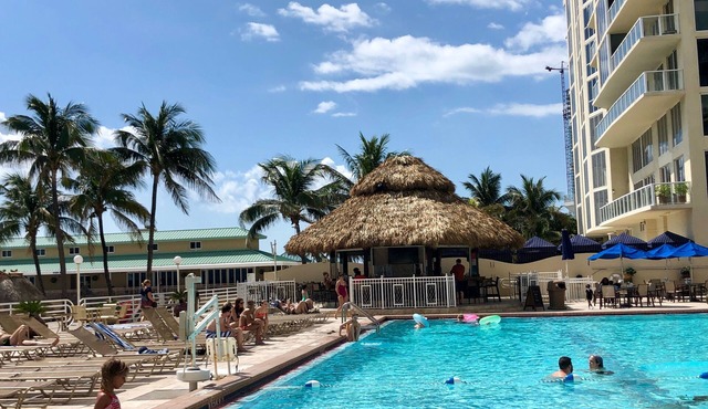 Just What You Were Looking For! 3 Comfortable Units, Outdoor Pool