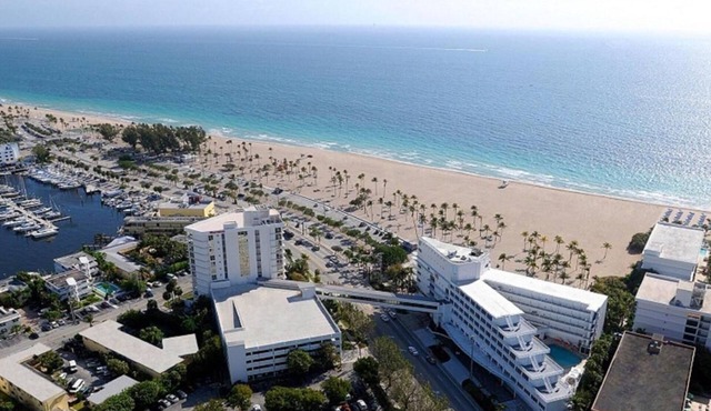 Just What You Were Looking For! Outdoor Pool, Direct Beach Access!