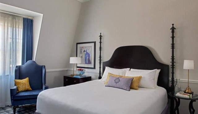 Just What You Were Looking For, Near The Elms Mansion, with Onsite Parking