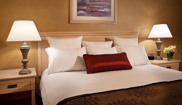 Just What You Were Looking For! Pets Allowed, Free Parking & Airport Shuttle