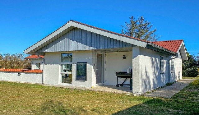 "Justine" - 600m from the sea by Interhome