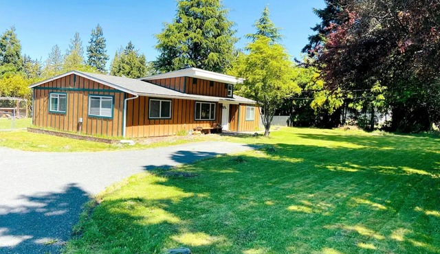 Juvval Cottage at Sequim w/firepit, 20 min away form Port Angeles