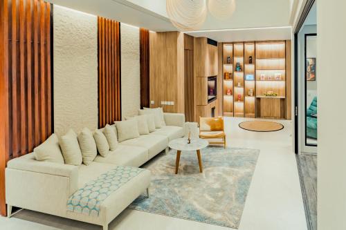 Juwana Villa Sanur, Family Escape 4BR Villa with Pool & Kitchen