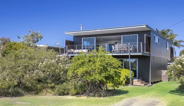 Juwin Beach House Bawley Point - short walk to 2 beaches