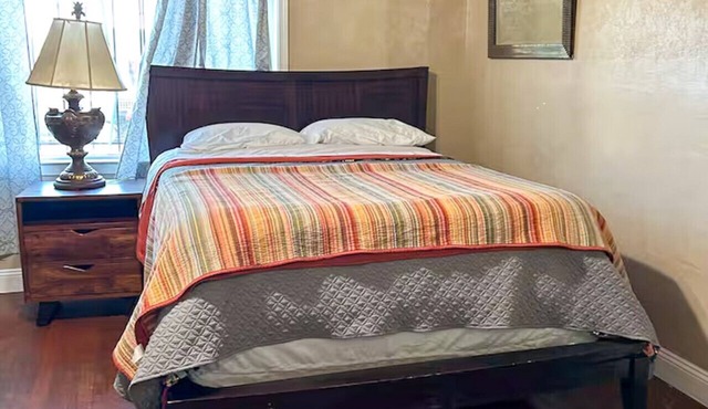 K-house - a spacious five bedroom in Vallejo