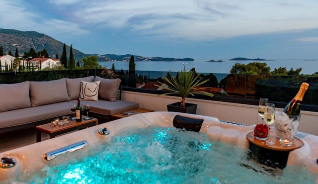 K&N LuxApartment - Jacuzzi and Magnificent Sea view