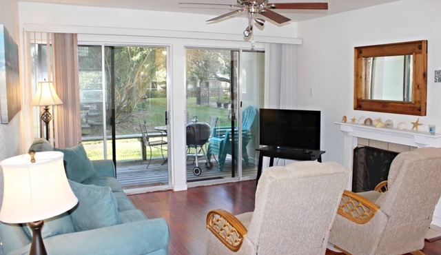 K's Coast Condo | Pet Friendly, Pool + Pier Access