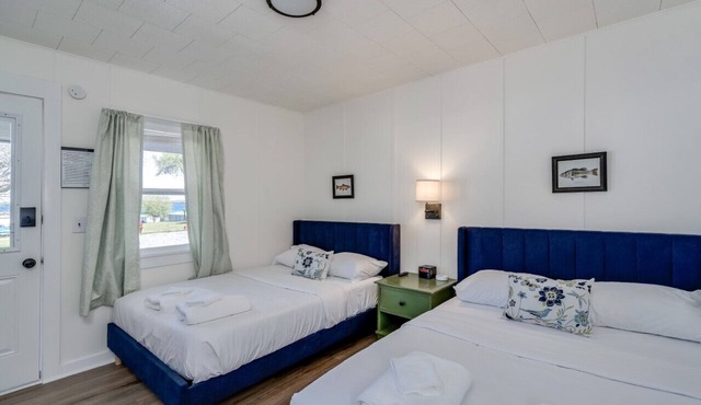 K's Motel with Stunning St. Lawrence River Views - Room 4