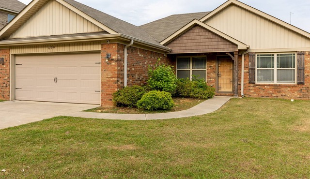 K's PLACE - 3 BED 2 BATH ESTATE