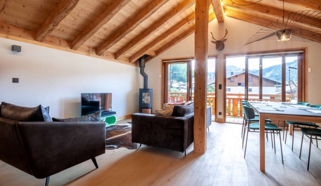 K-Terra 4 : Recent and modern chalet with hot tub