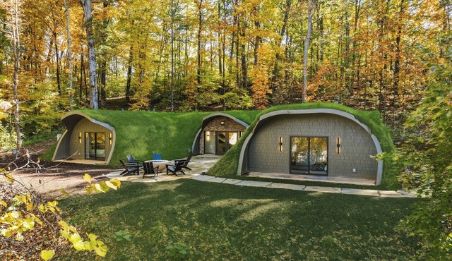 K-Town's Hobbit House - High Class, Underground