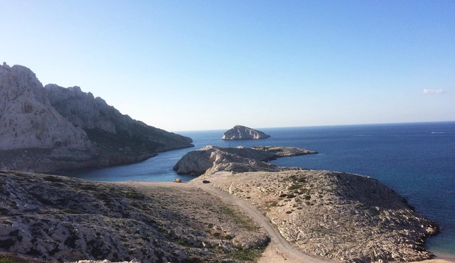 Kaban On - unusual fishing shed in Les Goudes