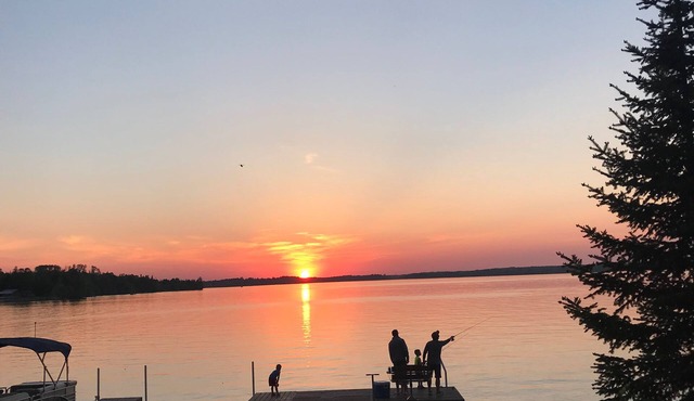 Kabekona Bay on Leech Lake. 3 miles to downtown Walker, MN. West-facing sunset!
