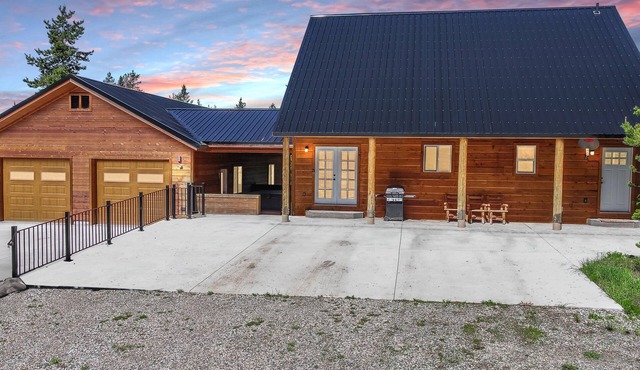 KABINO: Hot Tub Fire Pit Sauna PS3 and 4 Grill WiFi Loft