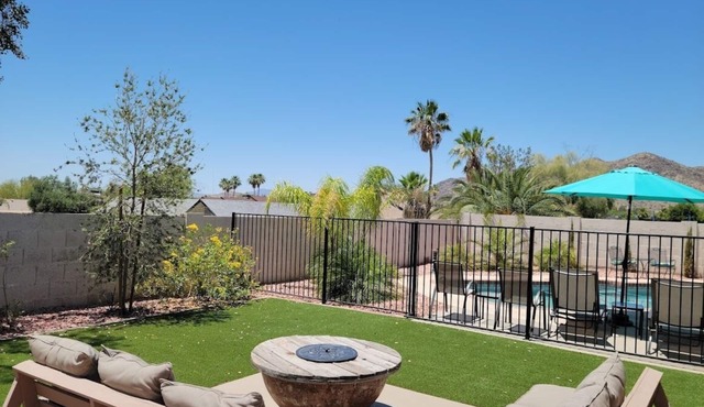 Kachina Desert Oasis! Beautiful backyard with views!
