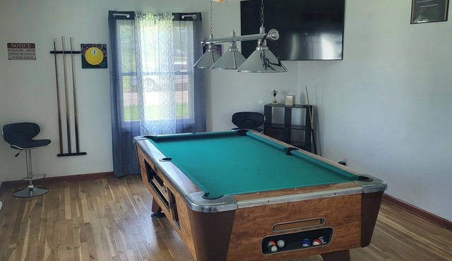 Kadia’s Place-The One With The Pool Table & TVs