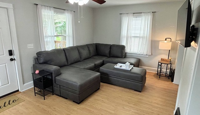 Kadia’s Place-The One With The Private Backyard