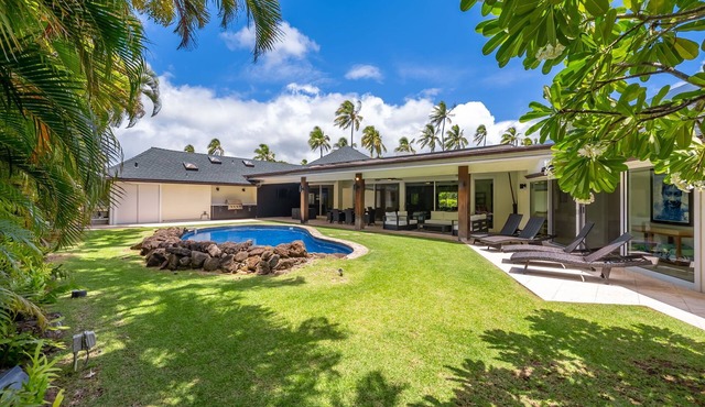 Kahala Lani: Balinese-inspired Home immersed in nature, Private Pool