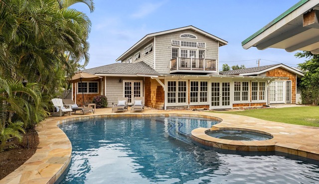 Kahala Seaside: Beautiful Nautical-Themed Home w/AC, Yard, Private Pool & Spa!