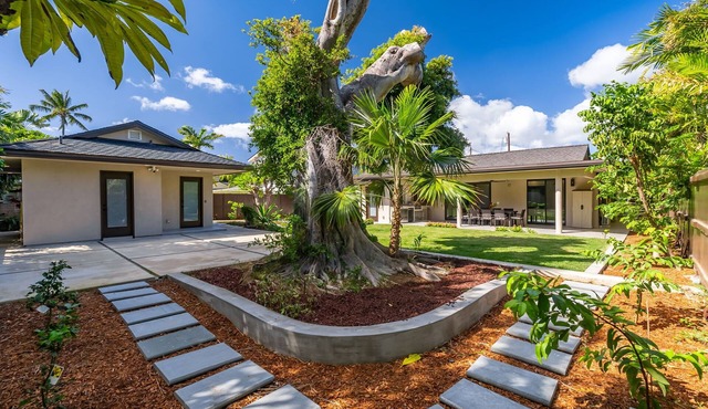 Kahala Zen by Gather: Spacious 5BR Modern Oasis w/Studio & Lush Garden