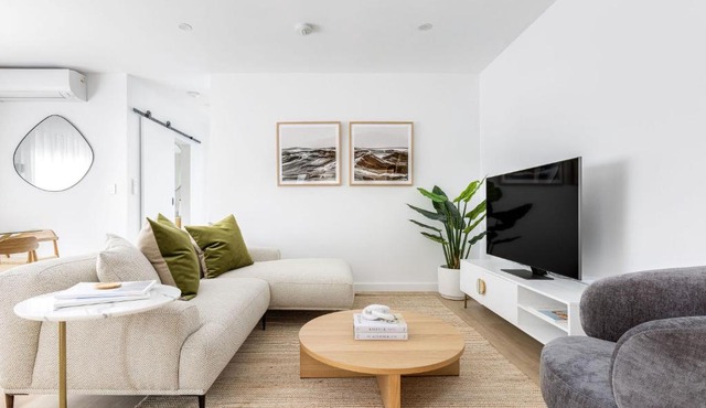 Kahlo Bondi - Luxury Escape - 2 Bedroom Furnished Apartments