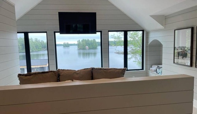 Kahshe Beach House, Kahshe Lake