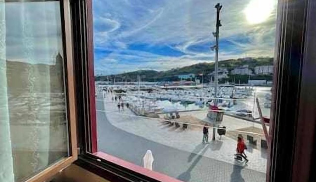 Kai Etxea , el mismo puerto de Bermeo