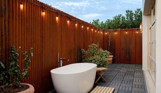 Kaibab Casita Outdoor Shower+ Tub+ 150lb Tortoise